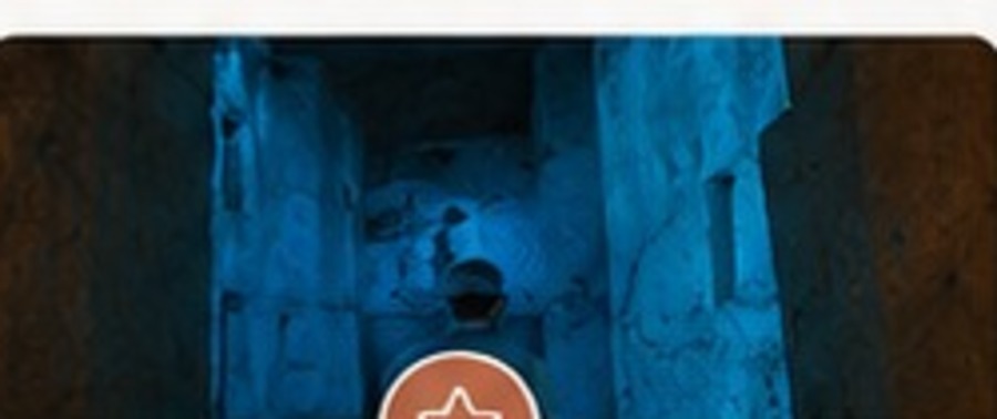 Ambiente sotterraneo illuminato di blu