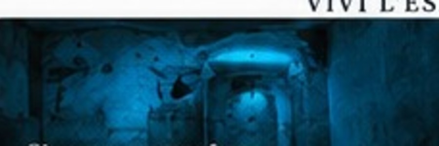 Cisterna sotterranea illuminata di blu